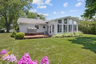 100 Woodcrest Ln, Elk Grove Village, IL 60007 - Photo 19