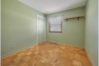100 Woodcrest Lane, Elk Grove Village, IL 60007 - Photo 17