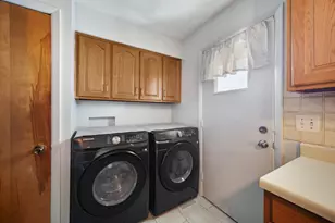 100 Woodcrest Ln, Elk Grove Village, IL 60007 - Photo 11