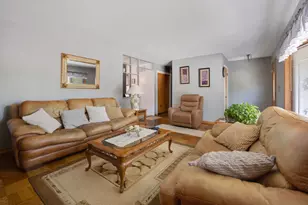 100 Woodcrest Ln, Elk Grove Village, IL 60007 - Photo 3