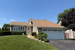 42 Abbeywood Dr, Romeoville, IL 60446 - Photo 1