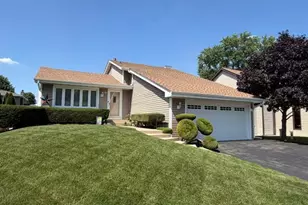 42 Abbeywood Dr, Romeoville, IL 60446 - Photo 3