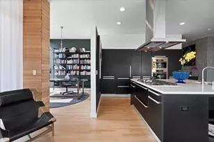 2154 W Division St, Chicago, IL 60622 - Photo 17