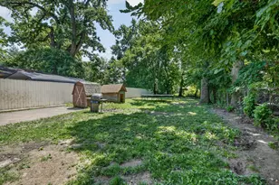 1223 Front St, Aurora, IL 60505 - Photo 21