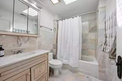 6551 N Maplewood Avenue, Chicago, IL 60645 - Photo 21