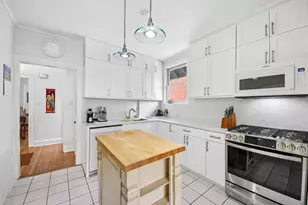 6551 N Maplewood Ave, Chicago, IL 60645 - Photo 9
