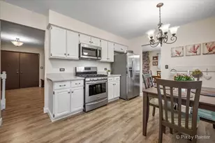 2631 N Stuart Dr, Arlington Heights, IL 60004 - Photo 21