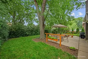 2631 N Stuart Dr, Arlington Heights, IL 60004 - Photo 13