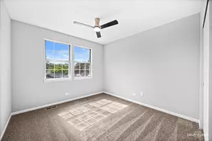 380 Regency Ct, Aurora, IL 60504 - Photo 21