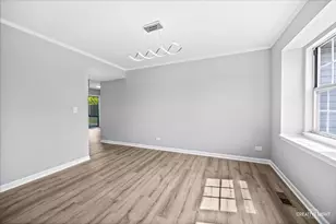 380 Regency Ct, Aurora, IL 60504 - Photo 9
