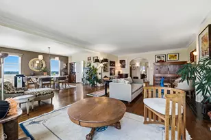 2666 E 73rd St, Chicago, IL 60649 - Photo 9