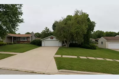 564 N Greenfield Drive, Freeport, IL 61032 - Photo 1