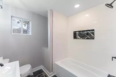 1076 E Maple Street, Kankakee, IL 60901 - Photo 15