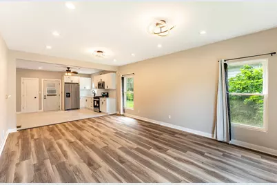 1076 E Maple Street, Kankakee, IL 60901 - Photo 3