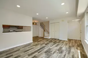 1477 Woodcutter Ln, Wheaton, IL 60189 - Photo 3
