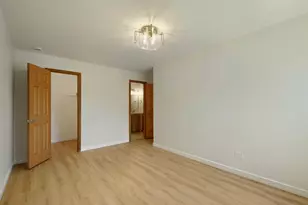 1477 Woodcutter Ln, Wheaton, IL 60189 - Photo 7