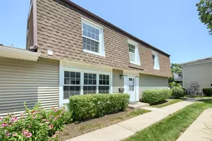 1477 Woodcutter Ln, Wheaton, IL 60189 - Photo 1