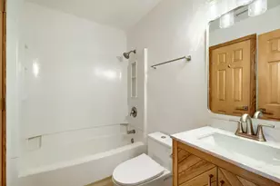 1477 Woodcutter Ln, Wheaton, IL 60189 - Photo 9