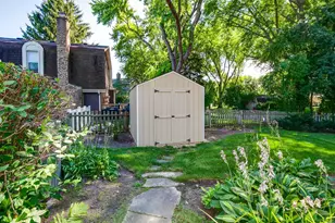 907 Dawes St, Libertyville, IL 60048 - Photo 35