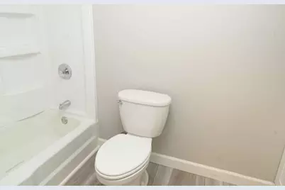1311 S Finley Road #213, Lombard, IL 60148 - Photo 7