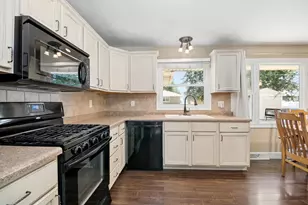 922 W Vanmeter St, Kankakee, IL 60901 - Photo 7