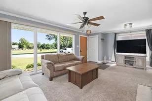 922 W Vanmeter St, Kankakee, IL 60901 - Photo 5