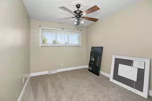 922 W Vanmeter St, Kankakee, IL 60901 - Photo 13