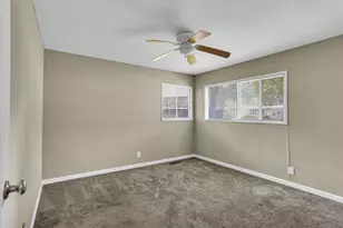 1810 Greendale Dr, Champaign, IL 61821 - Photo 11