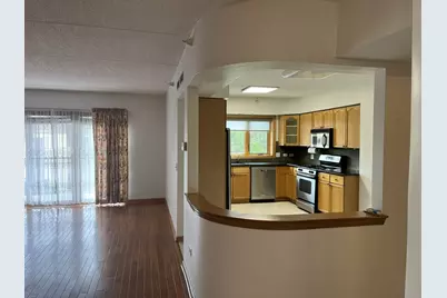 650 S River Road #301, Des Plaines, IL 60016 - Photo 5