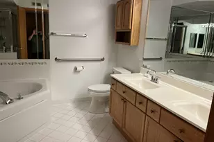 650 S River Rd, Des Plaines, IL 60016 - Photo 7