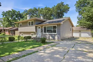 360 Hickory Dr, Crystal Lake, IL 60014 - Photo 1
