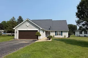 1202 Holiday Dr, Somonauk, IL 60552 - Photo 1