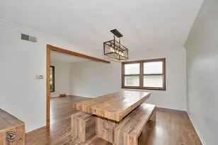 825 Walnut Dr, Darien, IL 60561 - Photo 7