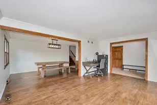 825 Walnut Dr, Darien, IL 60561 - Photo 5