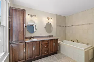 2000 College Green Dr, Elgin, IL 60123 - Photo 15