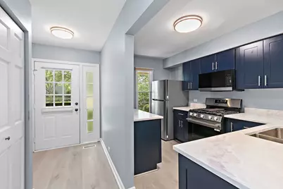 2000 College Green Drive, Elgin, IL 60123 - Photo 5