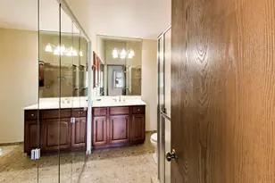 946 W Clearwater St, Roselle, IL 60172 - Photo 9