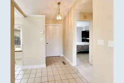 946 W Clearwater Street, Roselle, IL 60172 - Photo 3