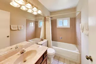 946 W Clearwater St, Roselle, IL 60172 - Photo 11
