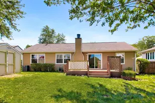 946 W Clearwater St, Roselle, IL 60172 - Photo 19