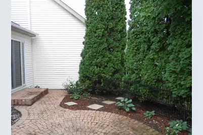 2017 Thornwood Circle, Saint Charles, IL 60174 - Photo 21