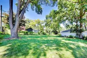 708 N Summit St, Wheaton, IL 60187 - Photo 43