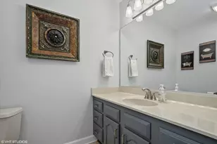 2 N Richmond Ct, Lake Zurich, IL 60047 - Photo 15