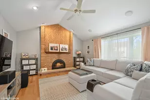 2 N Richmond Ct, Lake Zurich, IL 60047 - Photo 13