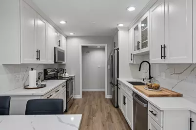 7201 N Lincoln Avenue #203, Lincolnwood, IL 60712 - Photo 11