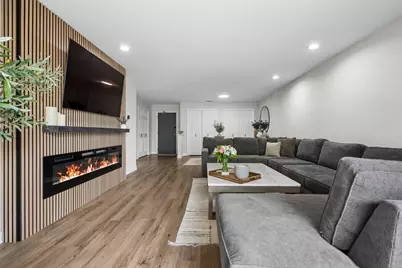 7201 N Lincoln Avenue #203, Lincolnwood, IL 60712 - Photo 5