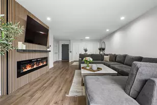 7201 N Lincoln Ave, Lincolnwood, IL 60712 - Photo 5