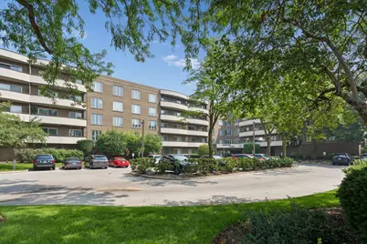 7201 N Lincoln Avenue #203, Lincolnwood, IL 60712 - Photo 1
