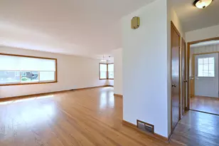 1032 Daniel Dr, Bensenville, IL 60106 - Photo 3