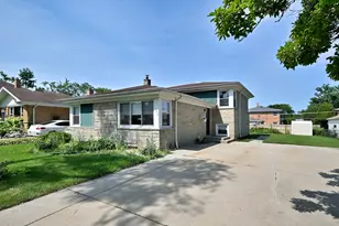 1032 Daniel Dr, Bensenville, IL 60106 - Photo 1